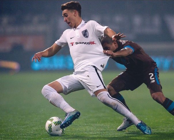 Photo of Tyler Boyd playing Football