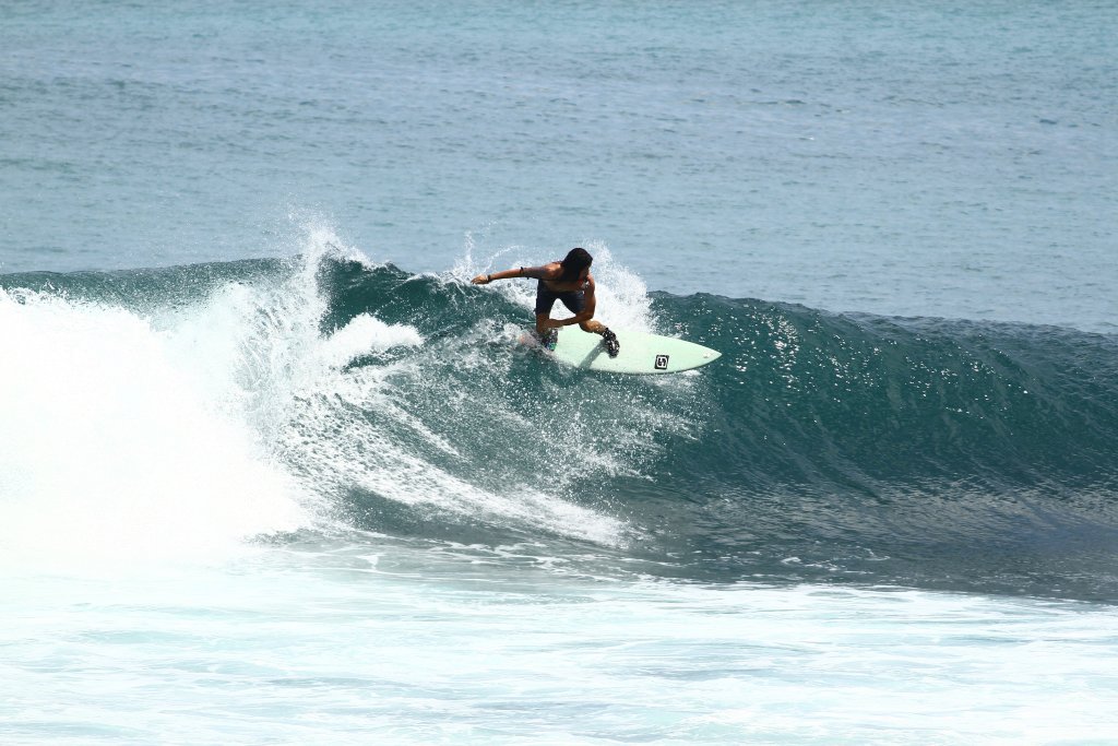 Logan surfing Far 2 Logan surfing Far 2